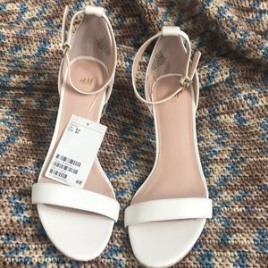 H&M WHITE HEELS